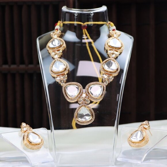 Royal Kundan Necklace & Earrings Set, JP30 - Picture 6 of 11